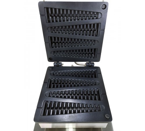 Вафельниця Lolly Waffle пайн (ялинка) GoodFood WB1P