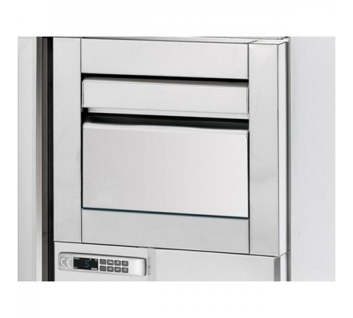 Холодильний стіл барний - 2,4 x 0,6 м BGI256HA