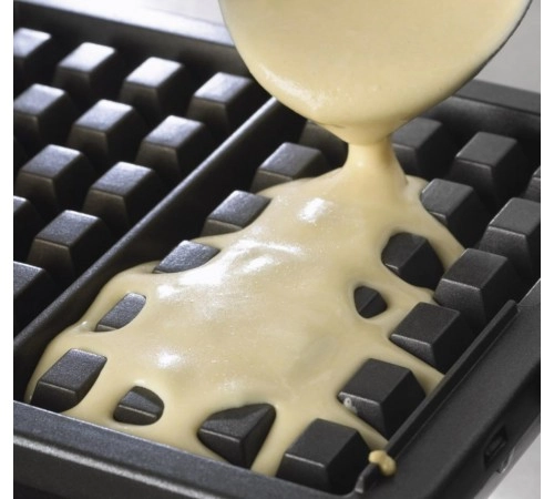 Вафельниця бельгійська (квадратна) GoodFood WB1S