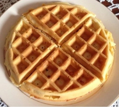 Вафельниця поворотна GoodFood WB1RA