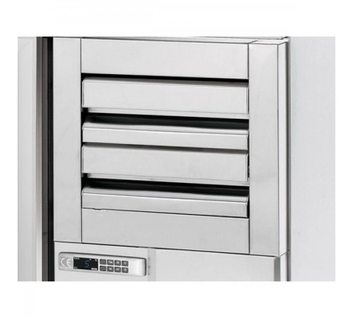 Холодильний стіл барний - 2,4 x 0,6 м BGI256H